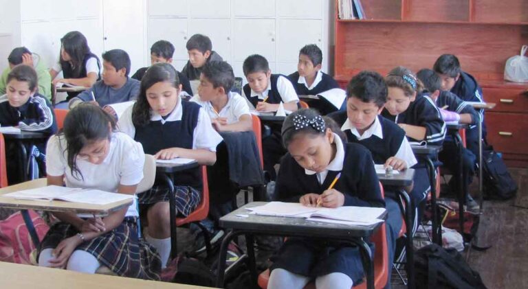 Beca Miguel Hidalgo 2024 2025, da prioridad los estudiantes que presenten algún tipo de discapacidad ya sea física, visual o auditiva.